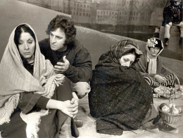 ΚΟΚΚΙΝΑ ΤΡΙΑΝΤΑΦΥΛΛΑ ΓΙΑ ΜΕΝΑ 