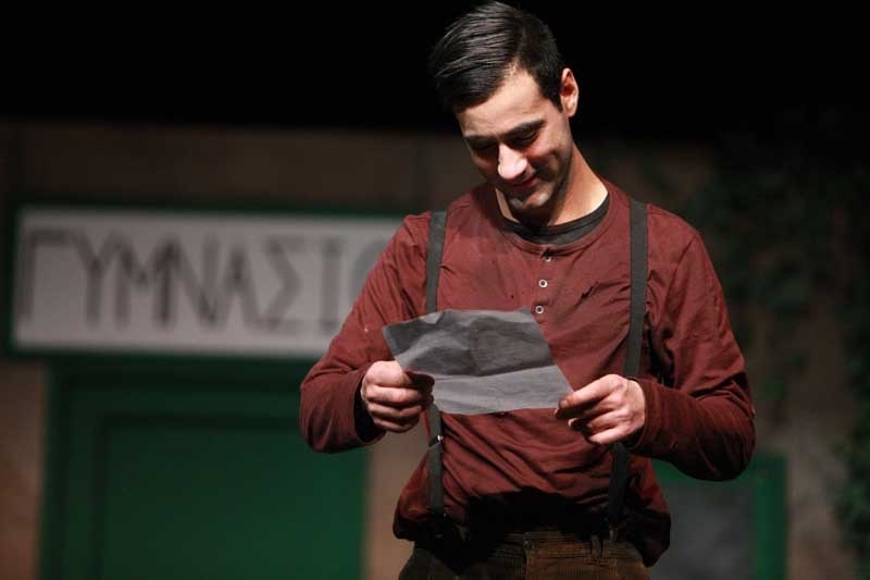 ΕΝΑ ΠΑΙΔΙ ΜΕΤΡΑΕΙ Τ’ ΑΣΤΡΑ 