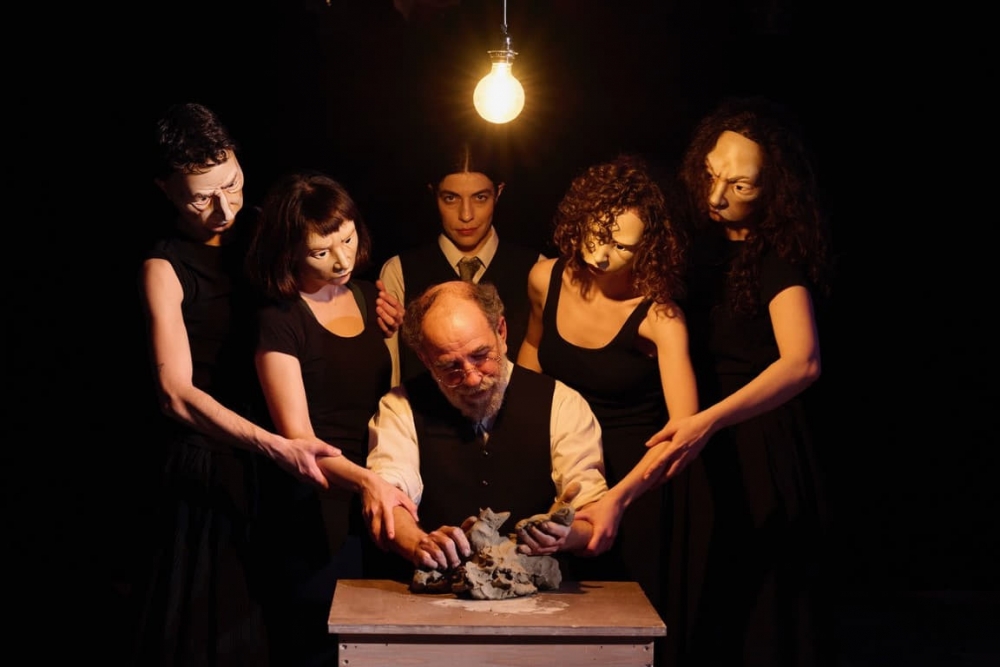 ΧΙΛΙΑ ΧΕΡΙΑ 